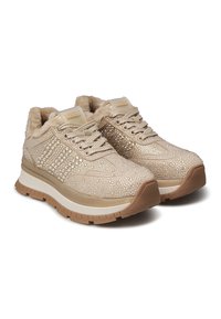 Sneaker beige in tessuto testurizzato, decorati con strass. Presentano una fodera soffice, una suola intermedia bianca e una suola esterna in gomma testurizzata.