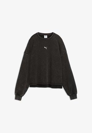 Czarna bluza Puma z długim rękawem, okrągłym dekoltem i prążkowanymi mankietami, z małym białym logo Puma na środku klatki piersiowej.