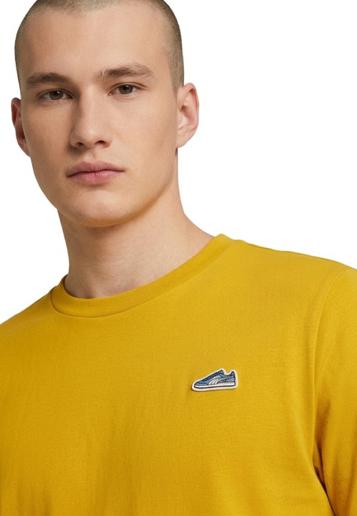 PUMA Camiseta Casual de Hombre Sneaker Amarillo — photo 3