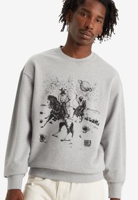 Levi's® RELAXED GRAPHIC CREWNECK SWEATSHIRT - Sweatshirt - space cowboy