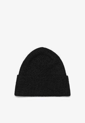 Zwarte gebreide beanie gemaakt van zachte wol, met een geribbelde textuur en een opgerolde rand aan de onderkant voor een comfortabele pasvorm.