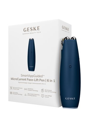 GESKE MicroCurrent Face-Lift pen med dobbelte metalsfærer i marineblå, vist sammen med sin hvide SmartAppGuided emballage.
