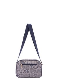 Borsa a spalla blu con design del logo in rilievo, forma rettangolare, chiusura a zip e tracolla regolabile. Tessuto in tela morbida. Finiture color oro.