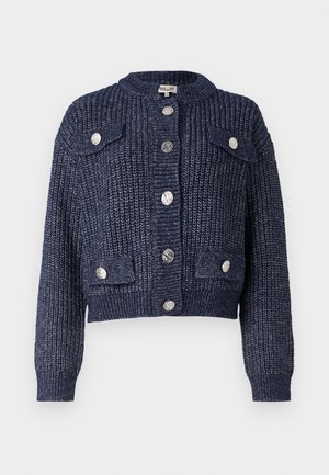 Marineblaues, verkürztes Cardigan, gestrickte Textur, mit sechs silberfarbenen Knöpfen, zwei Brusttaschen mit Klappen und gerippten Bündchen.