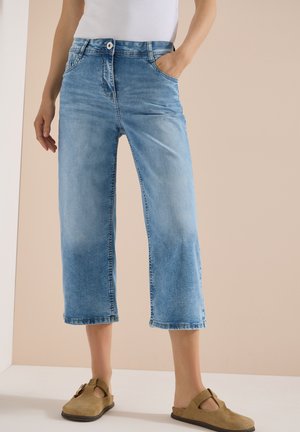 Cecil, 3/4 HIGH WAIST WIDE LEG JEANS IM SLIM FIT - Farkkushortsit - light blue washed
