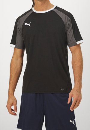 Camisa deportiva negra con acentos grises, cuello redondo de crew y mangas cortas. Cuenta con tecnología DRYCELL que expulsa la humedad y detalles del logo.
