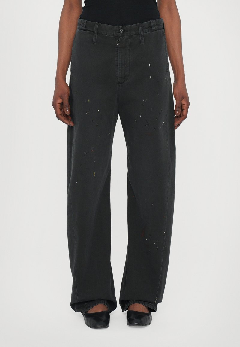 MM6 Maison Margiela PANTS - Relaxed fit -farkut - black