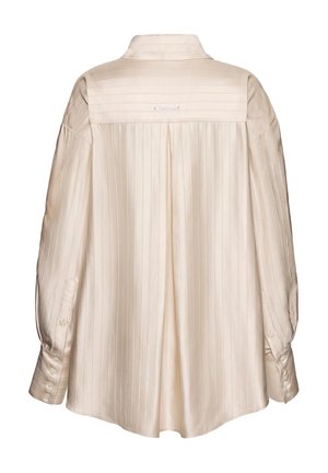 Krém színű, hosszú ujjú szatén ing, függőleges csíkokkal, hátsó redővel, gombos mandzsettákkal és a gallér alatt kis logó hímzéssel.