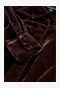 Valittu, chocolate brown