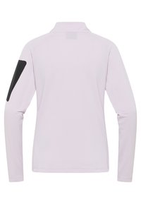 Langarmshirt in licht lavendel met een textuurpatroon en een zwarte accent op de linkermouw. Heeft een opstaand kraag.