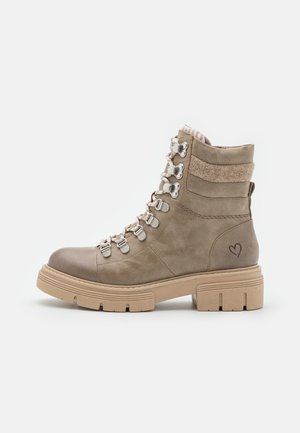 Gležnjače s platformom - stone