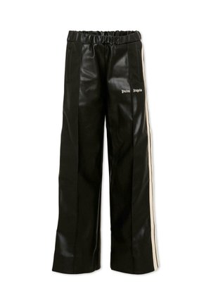 Pantalones negros de cuero sintético con cintura elástica, bolsillos laterales, franjas blancas en los laterales y logo "Palm Angels" en el muslo derecho.