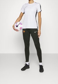 Nike Performance Vereinsmannschaften - olive