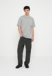 Only & Sons ONSDISTRESS - T-Shirt basic - ultimate grey