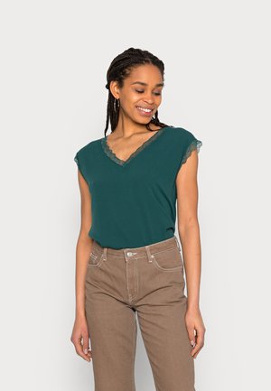 JASMINA V NECK - Blusa - june bug solid