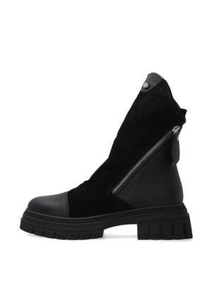 Schwarze Knöchelstiefel aus einer Kombination von Wildleder und strukturiertem Leder, mit einem seitlichen Reißverschluss und einer robusten Gummisohle für besseren Halt.