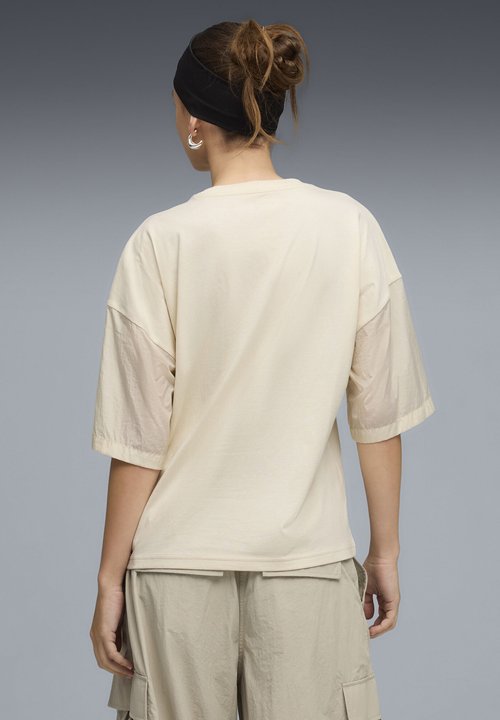 PUMA Camiseta Casual de Mujer HER Oversized Blanco — foto 2
