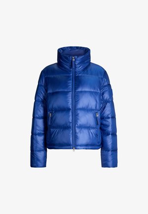 Kurze Pufferjacke in leuchtendem Blau, aus glänzendem Material gefertigt. Sie verfügt über einen hohen Kragen, einen Frontreißverschluss und zwei seitliche Reißverschlusstaschen.