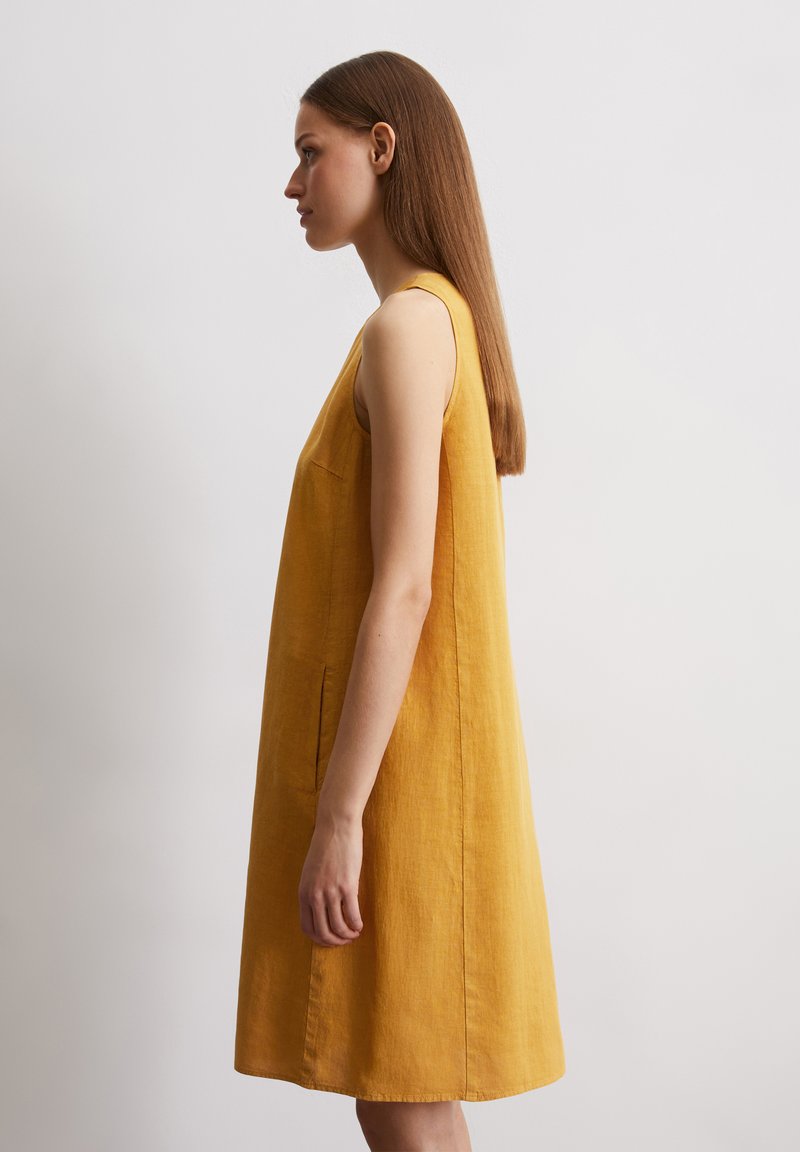 Marc O'Polo SHAPE WITH FLARED HEM SEAM POCKETS - Day dress - golden  yellow/camel - Zalando