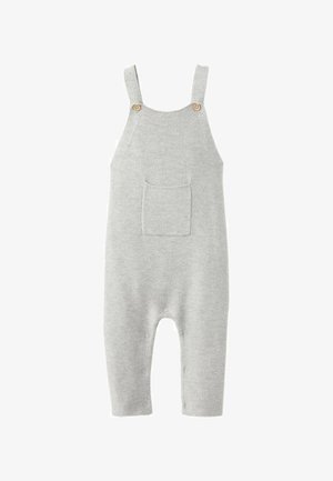 Grijze gebreide overall met verstelbare bandjes, houten knopen en een voorkantzakje. Heeft een nauwsluitende pasvorm en een zachte textuur, ontworpen voor comfort.