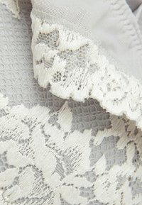 Intimissimi GIOIA PRETTY FLOWERS SUPER - Push-up BH - weiß j ice grey talco