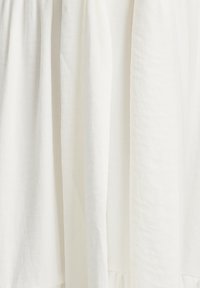 Unselected, white