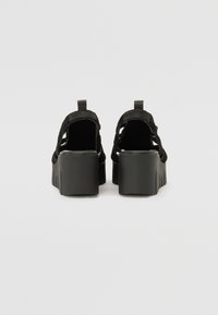Thumbnail Image 6
