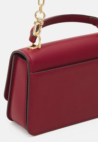 MICHAEL Michael Kors DELANCEY - Käsilaukku - deep red