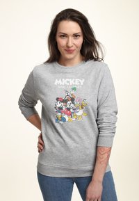 Šedá mikina s barevným potiskem "Mickey a přátelé". Dlouhé rukávy s žebrovanými manžetami a kulatým výstřihem.