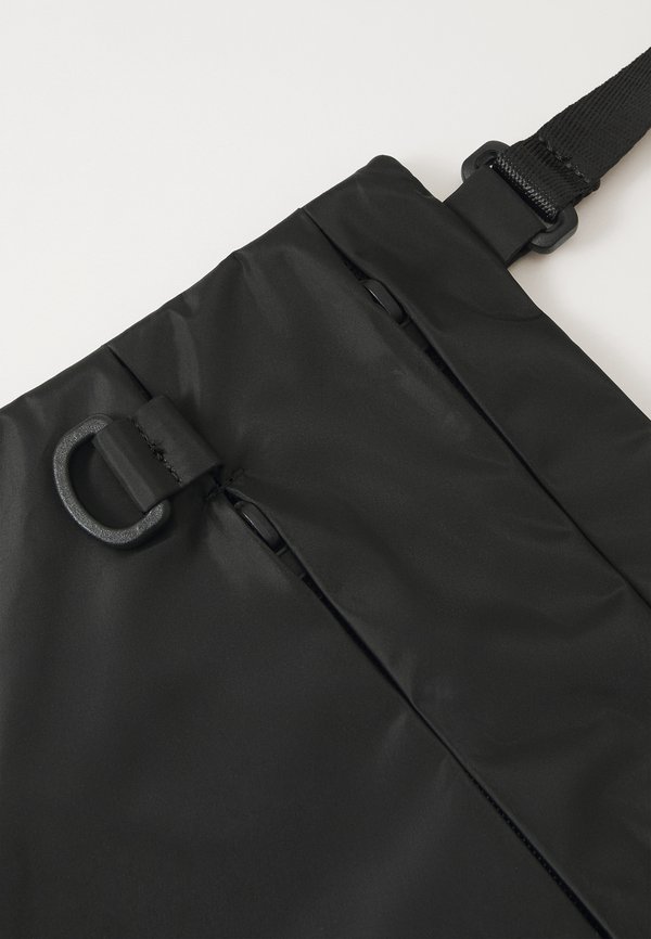 SALUIS CROSSBODY BAG  - Cross body bag4