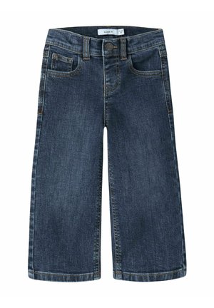 Jean enfant en denim bleu foncé à jambes larges avec poches avant, passants de ceinture et fermeture par bouton.