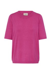 Rózsaszín rövid ujjú kötött felső kerek nyakkivágással, sima textúrával és enyhén laza szabással. A márkajelzés az nyakkivágás belső oldalán látható.