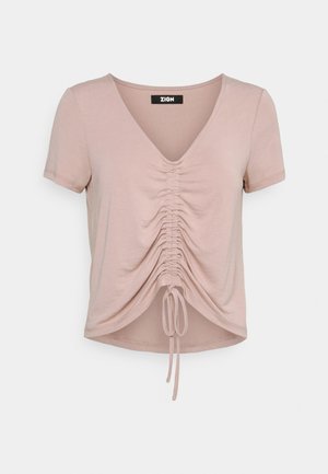 Lichtroze blouse met korte mouwen en V-hals, met plooien aan de voorkant en een verstelbare trekkoordsluiting aan de zoom.