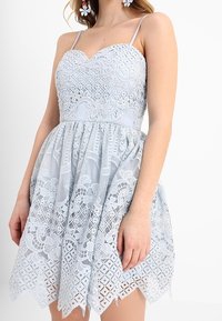 Chi Chi London Petite Koktejlové šaty / šaty na párty - blue