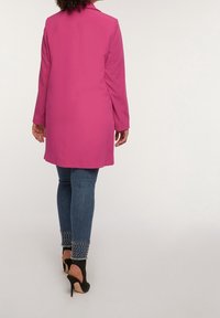 Fiorella Rubino Blejzr - pink