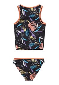 Čierny plavkový set s farebnými květinovými a listovými vzormi. Obsahuje tielko a zodpovedajúce bikiny, doplnené korálovými detailmi.
