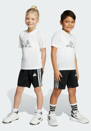 TRAIN ESSENTIALS CAMO SET - Shorts - white