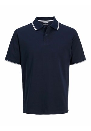 Tengerészkék rövid ujjú póló, fehér dupla csíkkal a galléron és az ujjvégeken, kétgombos nyakkivágással és márkajelzéssel a gallér belsejében.