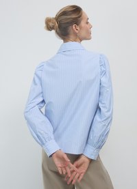 Calliope RICAMI PERLE - Camicia - var celeste chiaro