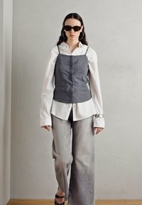 Mos Mosh HERA - Flared jeans - grey