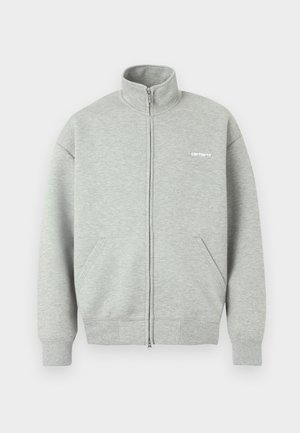 Grauer Reißverschluss-Pullover aus weichem Stoff, mit hohem Kragen, zwei Fronttaschen und minimalem weißen Branding auf der Brust.
