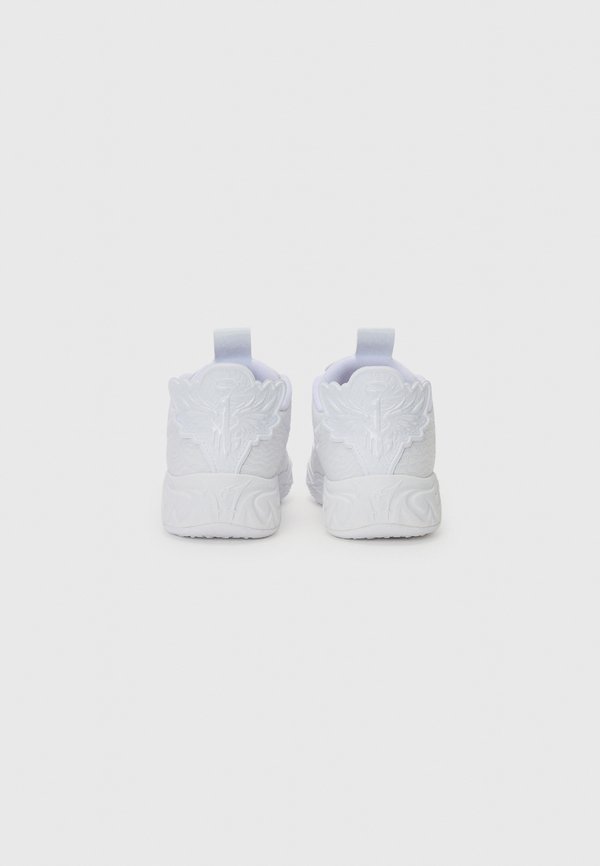 MB.04 LO ICE WHITE UNISEX - Basketball shoes4