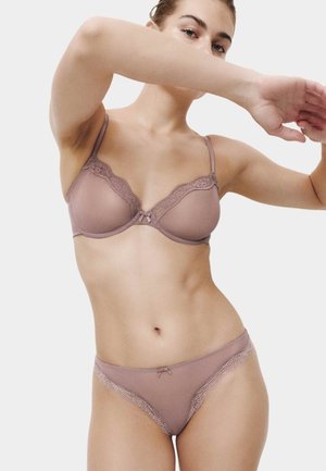 Marks & Spencer, - Brazyliany