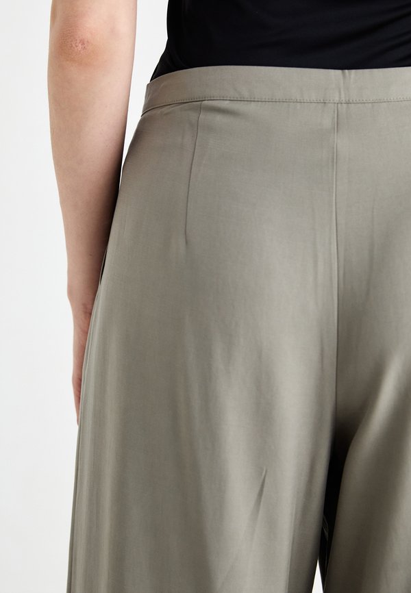 SLFNATUK MW WIDE  - Trousers - vetiver3