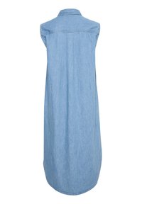 Vestido de camisa sin mangas de denim azul claro con cuello, ajuste holgado y silueta recta. Presenta una yugo trasero y un dobladillo curvado.
