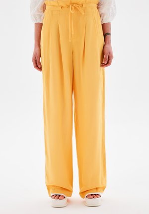 adL WIDE LEG - Pantalones - yellow