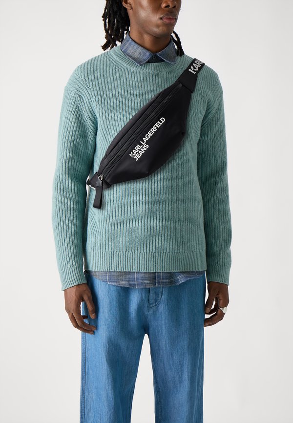 ESSENTIAL BUMBAG UNISEX - Bum bag4