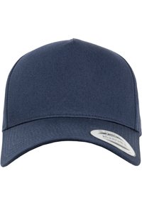 Gorra azul marino hecha de tela texturizada, con visera curva y costura cosida. Incluye una etiqueta de logo redonda en el lateral.