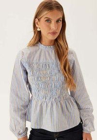 Non selezionato, light blue