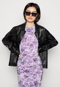NIKKIE FLOWER DRESS - Vestido de cocktail / Vestido de festa - lilac/black